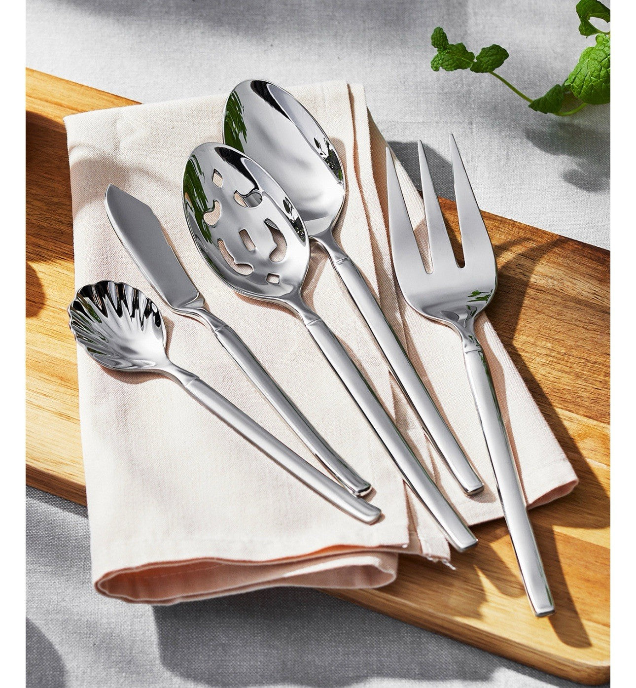 ZWILLING J.A. Henckels King 45-Piece 18/10 Stainless Steel Flatware Set NEW